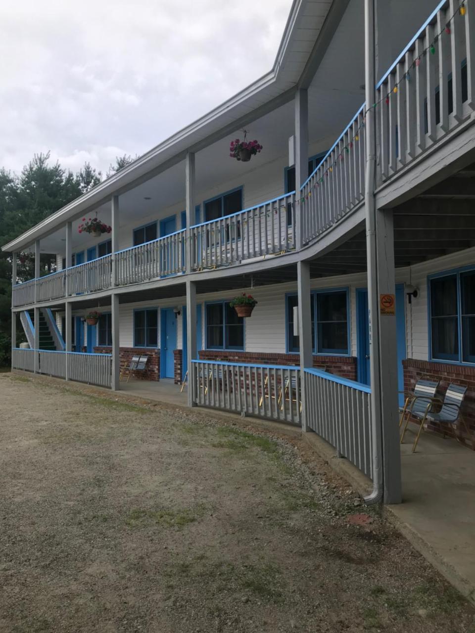 Four Seasons Motor Inn Twin Mountain Eksteriør billede