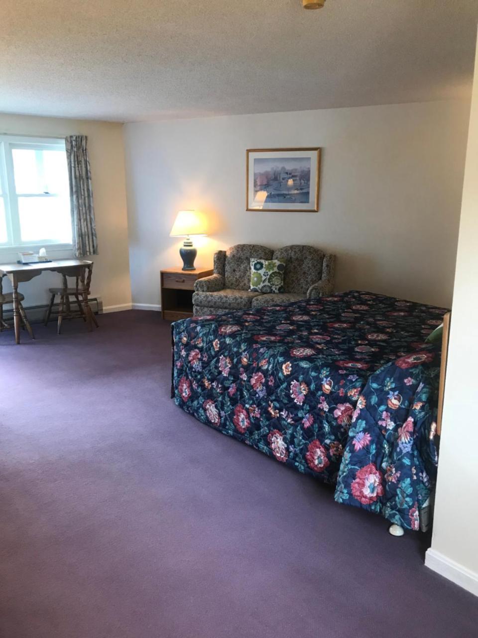Four Seasons Motor Inn Twin Mountain Eksteriør billede