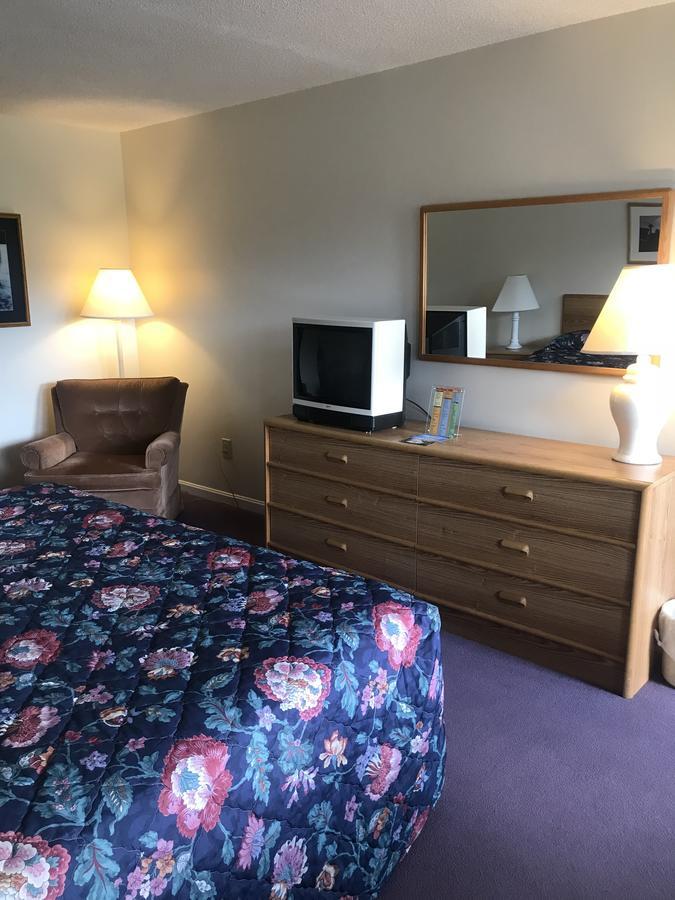 Four Seasons Motor Inn Twin Mountain Eksteriør billede