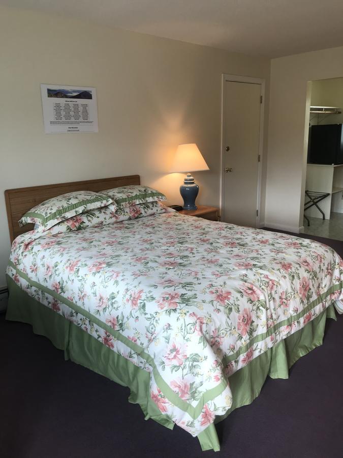 Four Seasons Motor Inn Twin Mountain Eksteriør billede